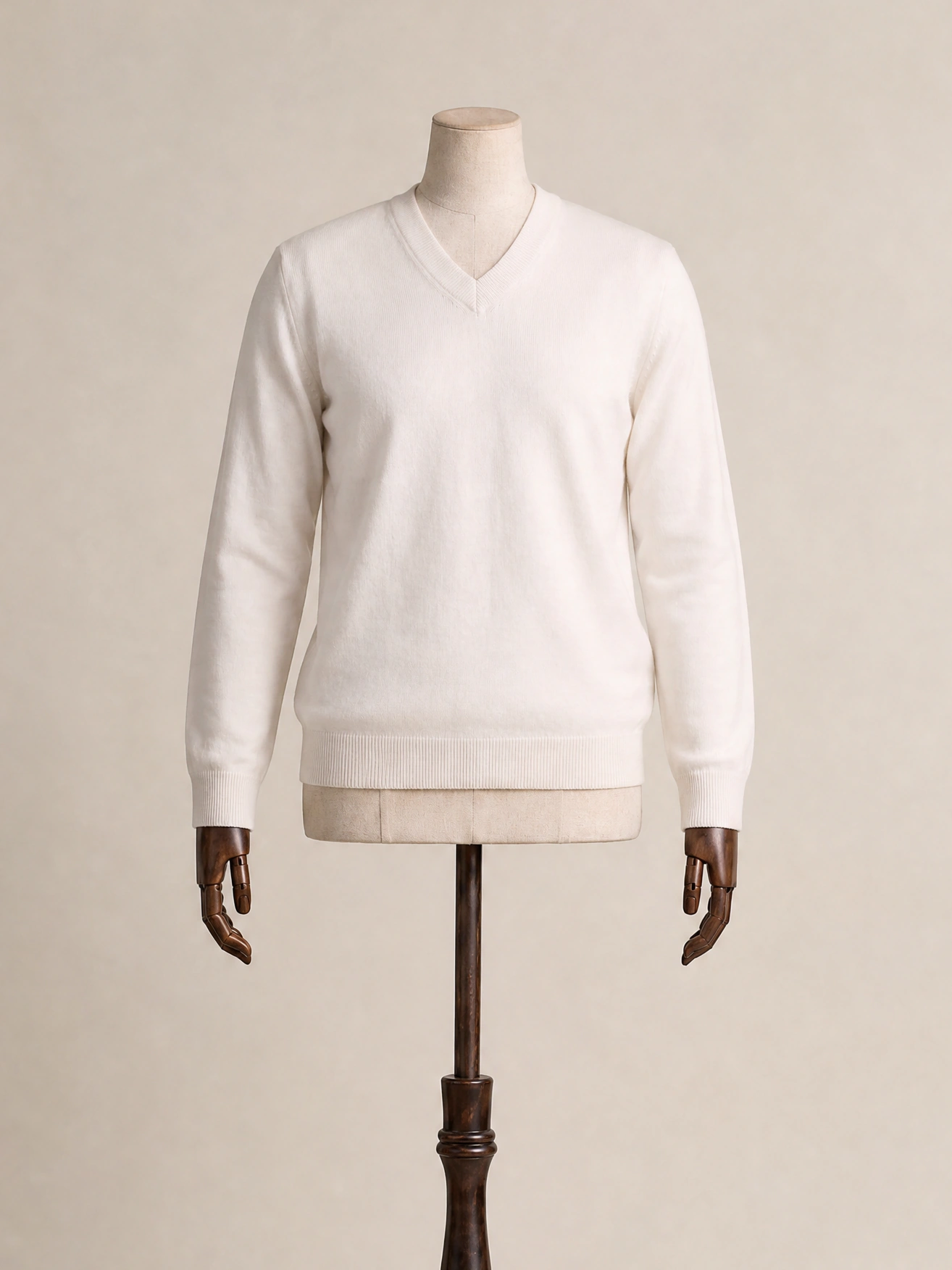 Off-White Merino V-Neck · House of Vinterberg